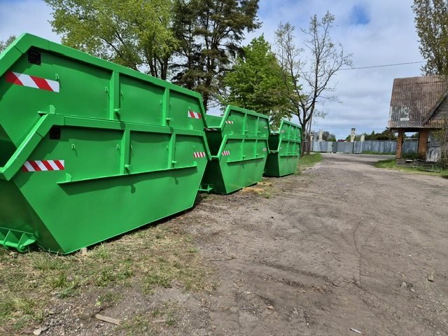Stacked containers